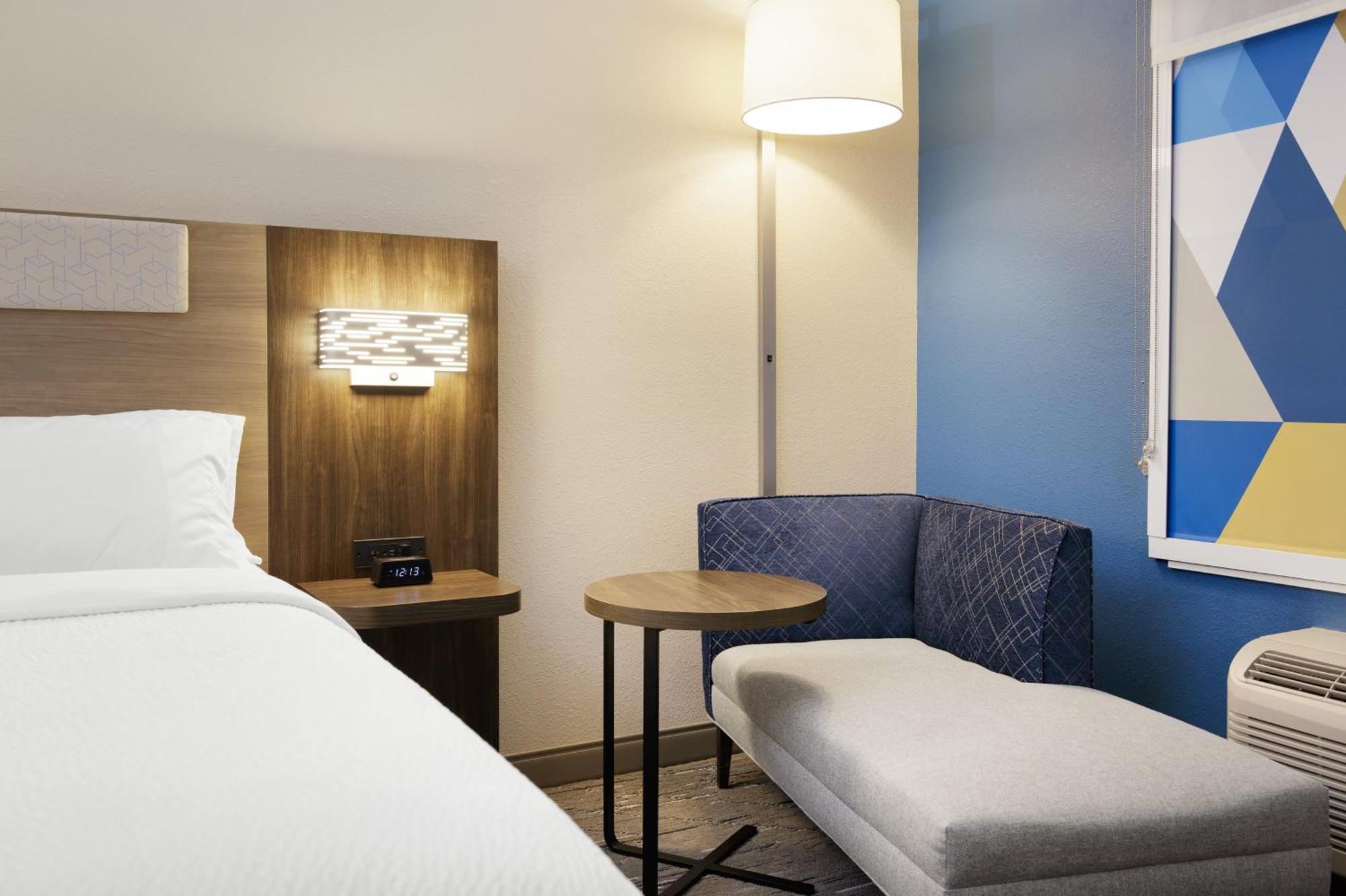Holiday Inn Express Hotel & Suites Manchester - Airport By Ihg Exterior foto