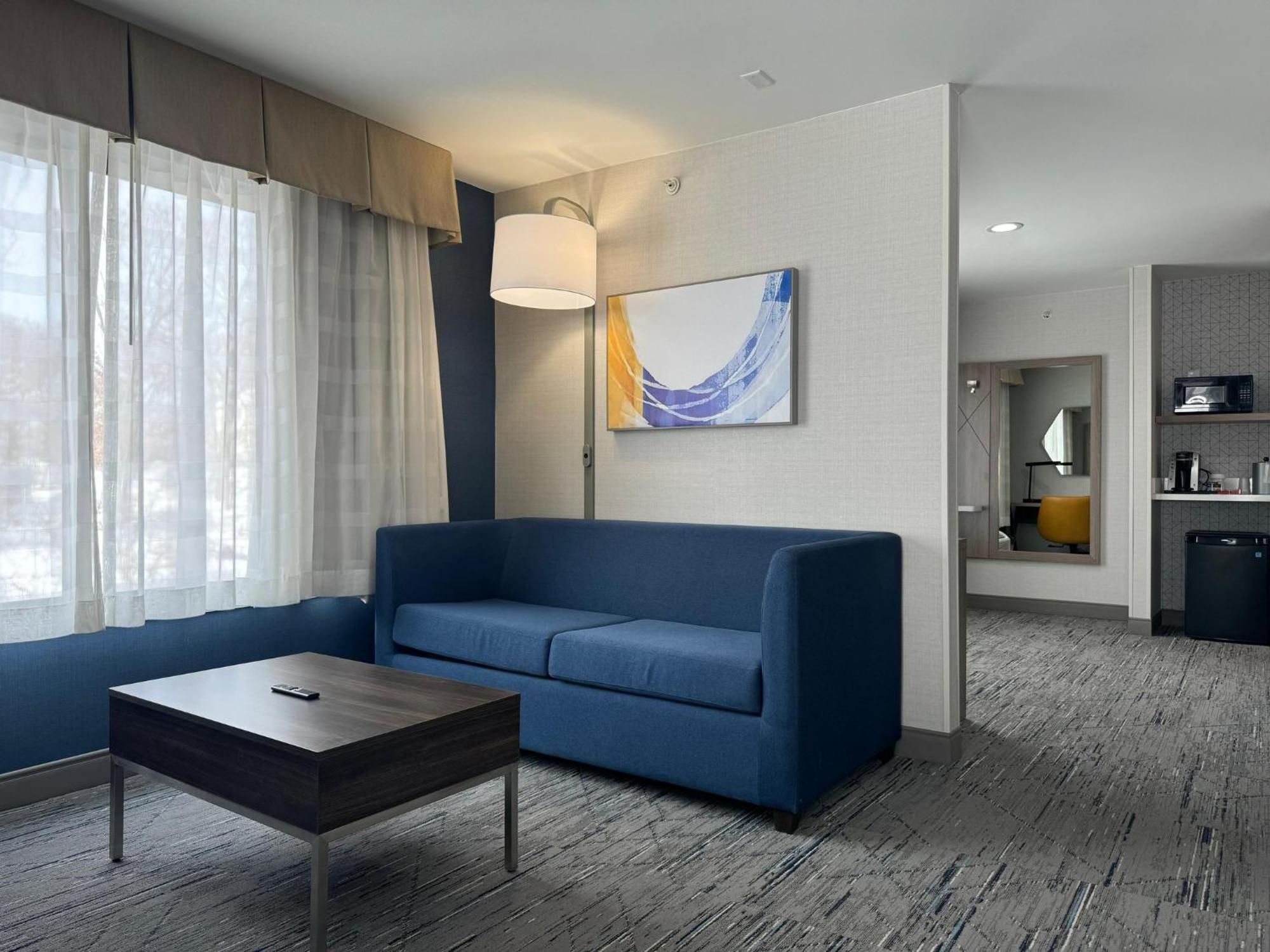 Holiday Inn Express Hotel & Suites Manchester - Airport By Ihg Exterior foto